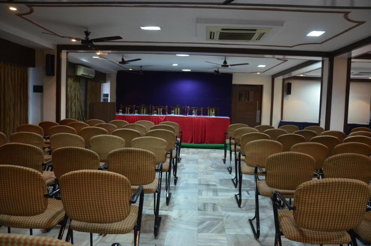 Jaya Residency Hotel Kakinada Exterior photo