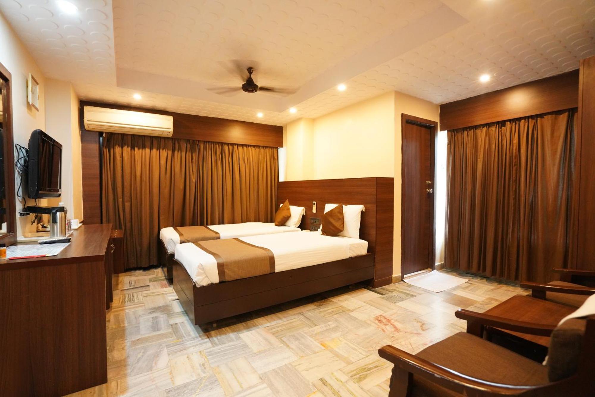 Jaya Residency Hotel Kakinada Exterior photo