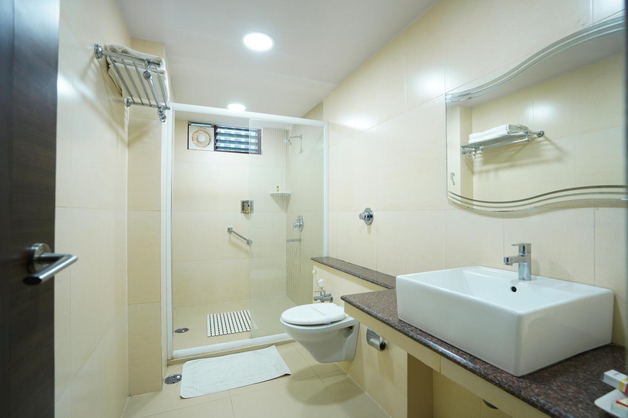 Jaya Residency Hotel Kakinada Exterior photo