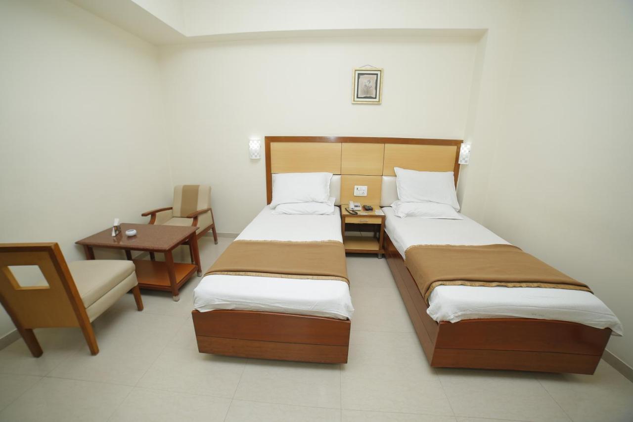 Jaya Residency Hotel Kakinada Exterior photo